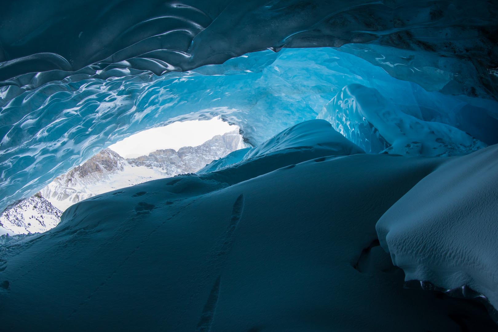 Ice Caves Athabasca Glacier - Explore Jasper.